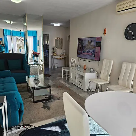 Rymlig Laegenhet Foer 7,8 Persons In Boliches, Fuegirola Daire Fuengirola
