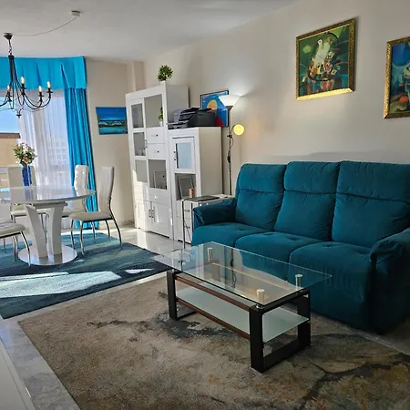 Rymlig Laegenhet Foer 7,8 Persons In Boliches, Fuegirola アパート *