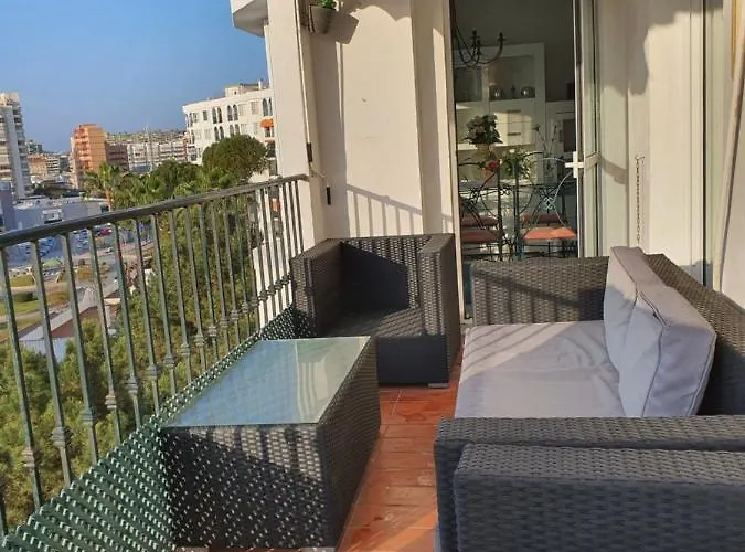 アパート Rymlig Laegenhet Foer 7,8 Persons In Boliches, Fuegirola