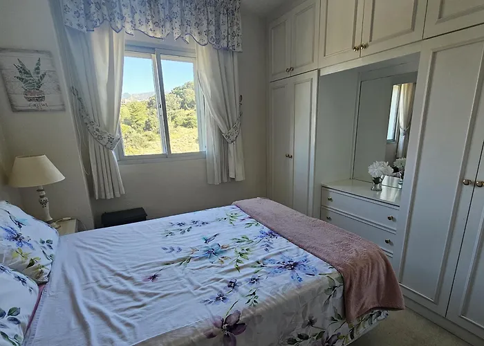 Rymlig Laegenhet Foer 7,8 Persons In Boliches, Fuegirola フエンヒロラ